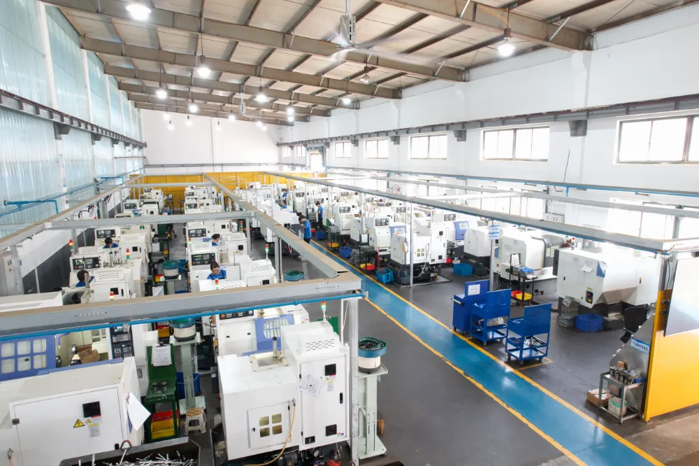 Автоматизированная обработка на станках с ЧПУ на заводе Deli-Newdexin для производства высококачественных крепежных изделий из нержавеющей стали.